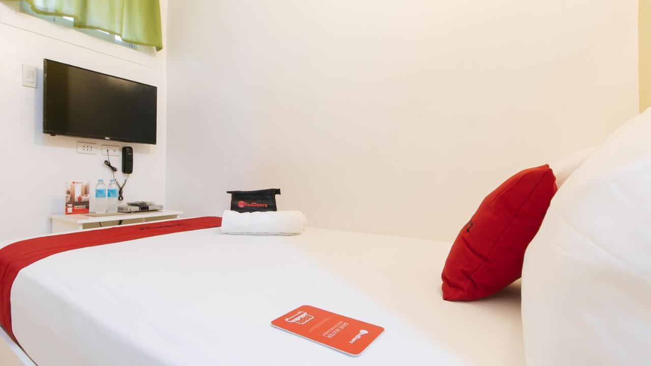 Reddoorz Plus Near Lapasan Plaza Cagayan De Oro Buitenkant foto